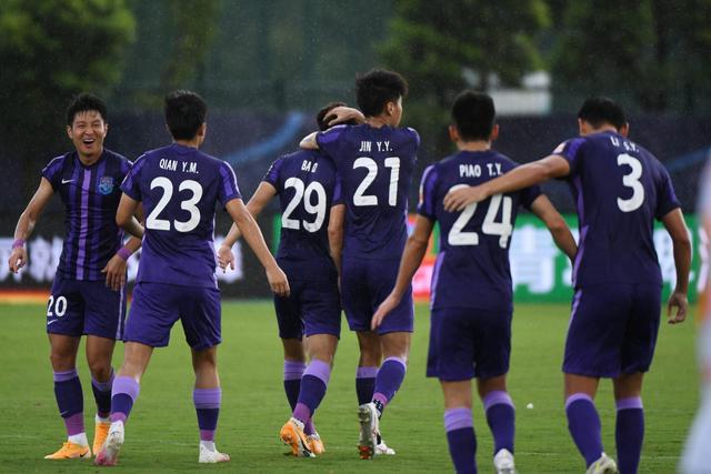 约基奇31分掘金大胜马刺回西部第一 爵士擒鹰